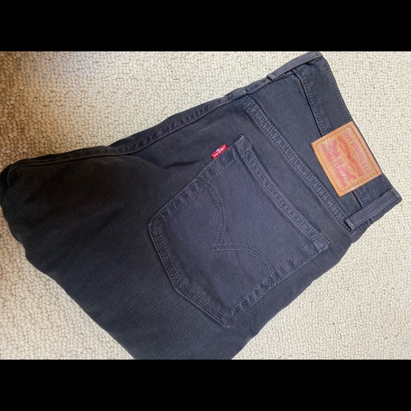Levi’s Black High-Rise Jean - Picture 3 of 4
